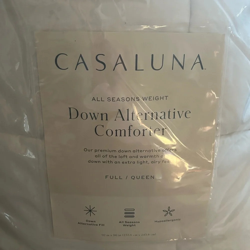 Casaluna F/Q Premium All Season Premium Down Alternative White Comforter